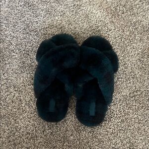 PINK Victoria's Secret Cozy Slippers in Deep Green